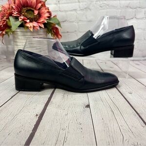 trotters ash navy Leather slip-on Loafer womens 9 N minimalist office classic